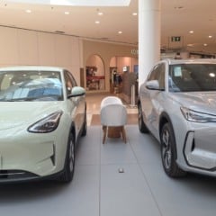 Os modelos EX2 e EX5 da Geely j&aacute; est&atilde;o &agrave; venda e pretendem ganhar o consumidor de carros el&eacute;tricos no ES. Cr&eacute;dito: Divulga&ccedil;&atilde;o