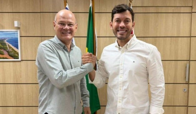 Arnaldinho entra de férias e Cael assume