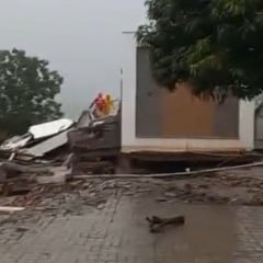 desabamento casa rio bananal