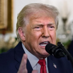 O pacote inclui helic&oacute;pteros de ataque Apache diversos ve&iacute;culos t&aacute;ticos leves (Foto: Reprodu&ccedil;&atilde;o/Instagram/@realdonaldtrump)