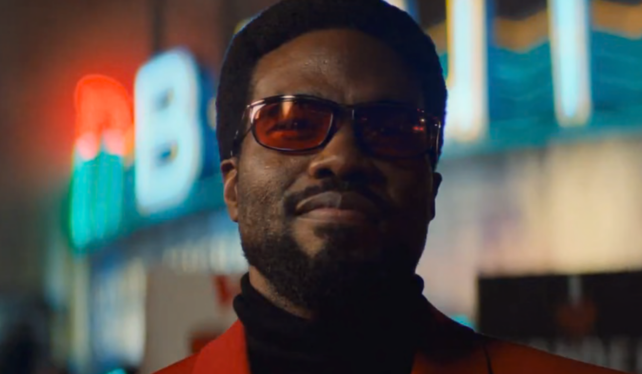 A produção da Marvel fala mais do trabalho do ator do que lutas heroicas (Foto: Reprodução/Disney+)