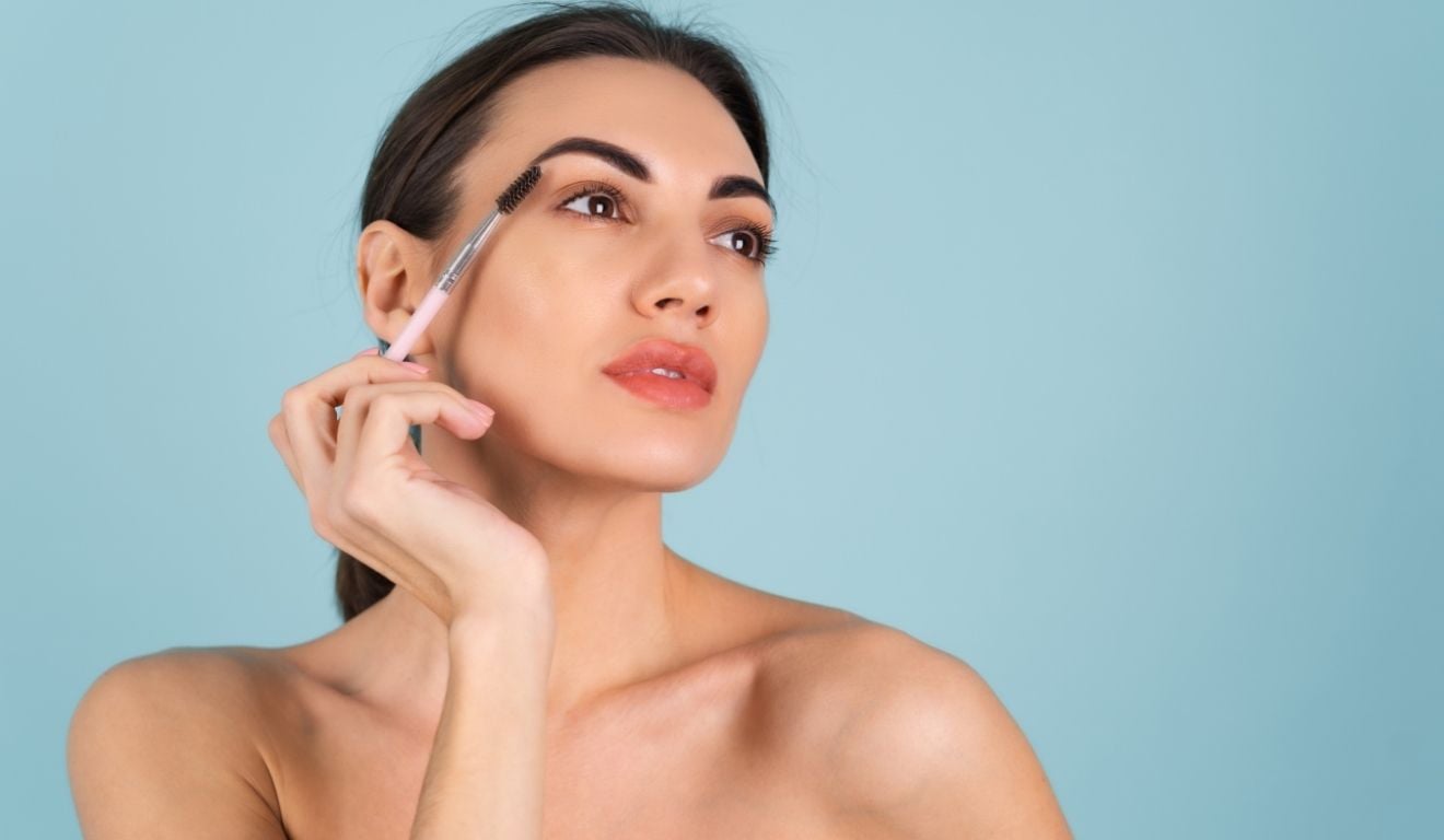Chega de gastar no salão: 5 dicas para fazer a sobrancelha em casa sem errar Chega de gastar no salão: 5 dicas para fazer a sobrancelha em casa sem errar
