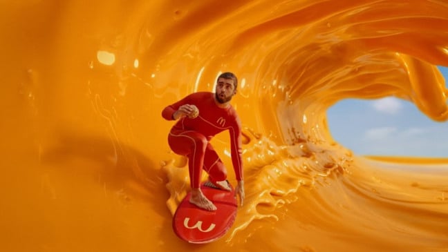 Especialista em ondas gigantes, Pedro Scooby surfa Onda de Cheddar no Méqui