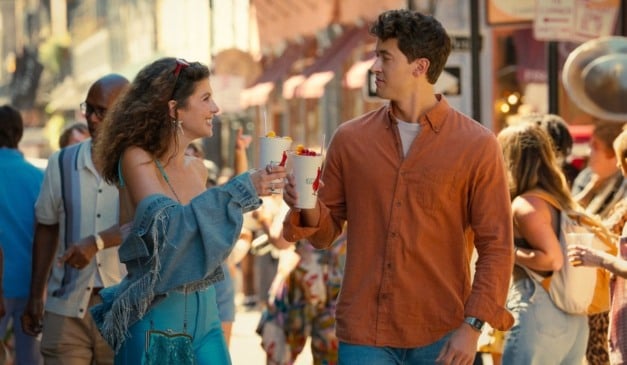 "De Férias com Você' estreou na última semana (Foto: Reprodução/X/@netflixbrasil)