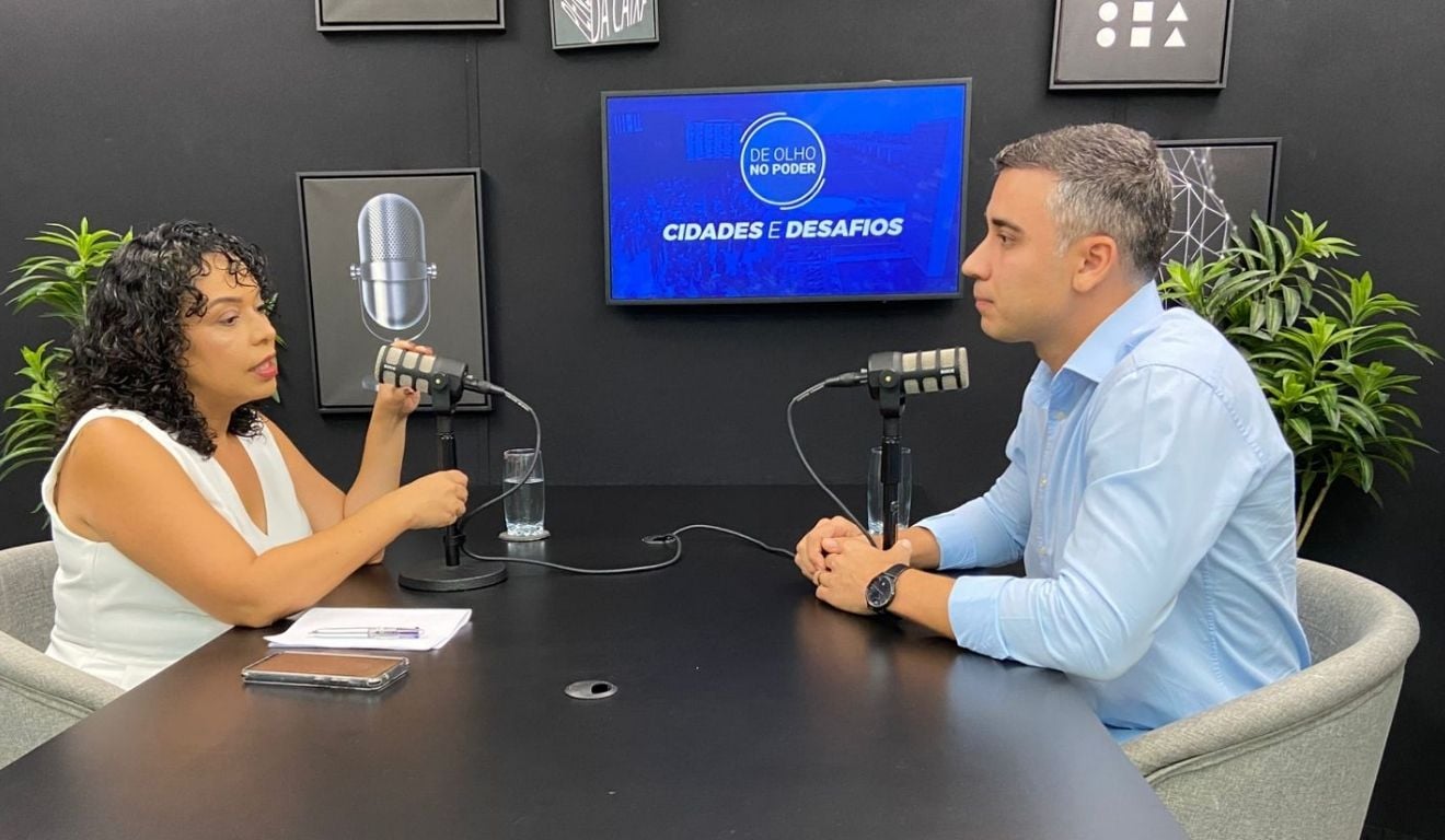 Fabi Tostes entrevista o prefeito Weverson Meireles.