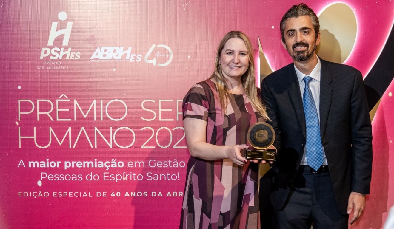 Patriciana Muniz Lembranzza Fraga- Consultora de RH (Kato Consultoria e Treinamento) Caio Arnal Perenzin - Gerente de RH e Jurídico da Rede Vitória Patriciana Muniz Lembranzza Fraga- Consultora de RH (Kato Consultoria e Treinamento) Caio Arnal Perenzin - Gerente de RH e Jurídico da Rede Vitória