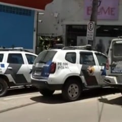 viaturas da Pol&iacute;cia Militar