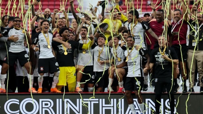 DF - FUTEBOL/SUPERCOPA REI/FLAMENGO X CORINTHIANS - ESPORTES Time posado do Corinthians na partida entre Flamengo e Corinthians válida pela Supercopa Rei do Brasil, realizada na tarde deste domingo (1º), no estádio Mané Garrincha, em Brasília. Foto: ADALBERTO MARQUES/DIA ESPORTIVO/ESTADÃO CONTEÚDO