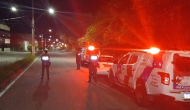 Motociclista tenta atropelar PM ao fugir de blitz e acaba preso em Mimoso do Sul. Foto: Divulgação/PMES