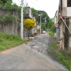 Rua onde aconteceu o crime (Foto: Reprodu&ccedil;&atilde;o/TV Vit&oacute;ria)