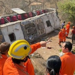 &ocirc;nibus capota na rodovia AL-220, no sert&atilde;o alagoano