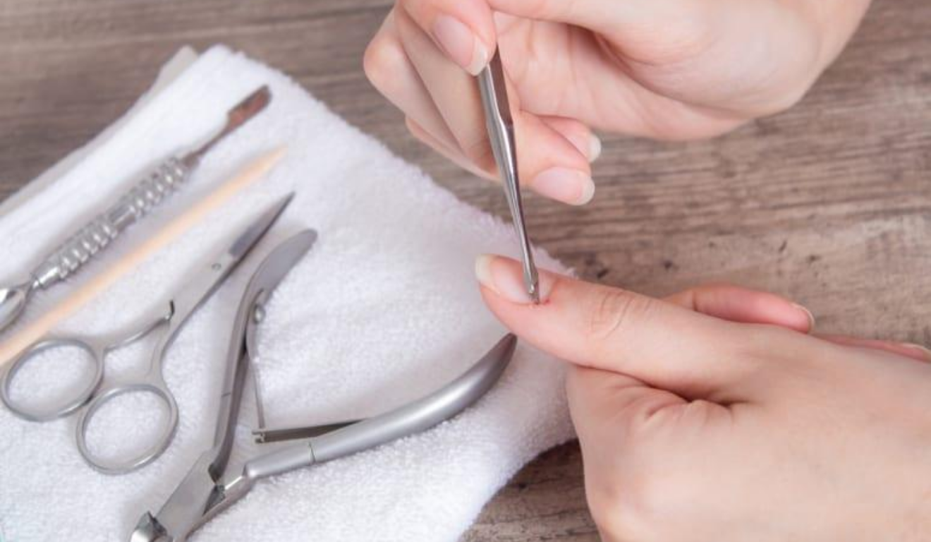 O óleo de R$ 6,99 que está salvando unhas quebradiças - QTU Questões do Universo