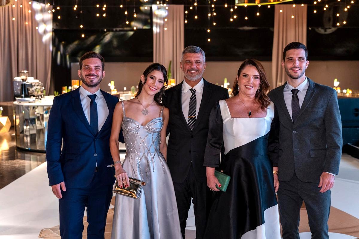 Noite festiva e de homenagens nos 30 anos da Timenow