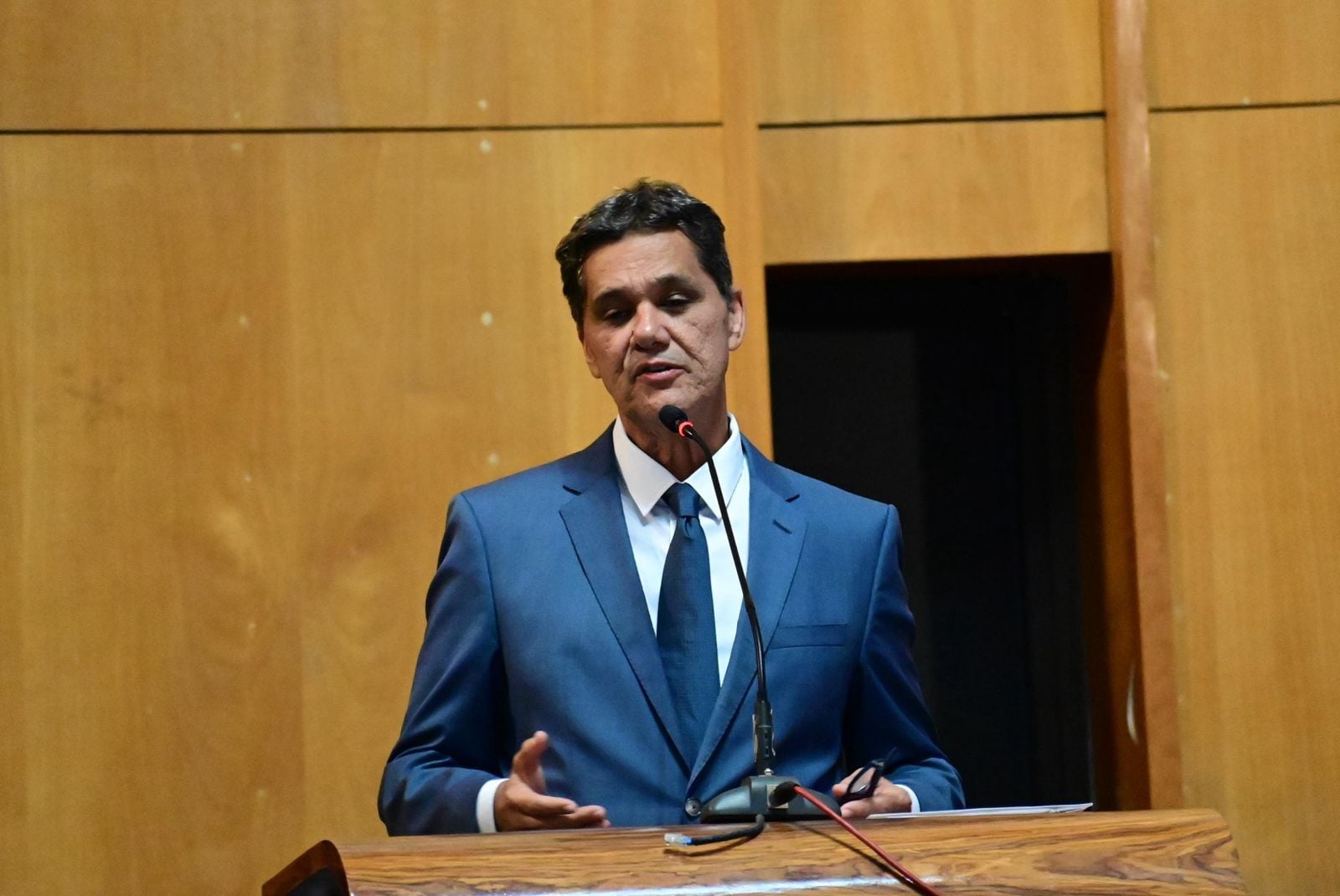 Justiça manda retirar do ar propaganda de Ricardo Ferraço sem todos os dados exigidos pelo TSE - QTU Questões do Universo