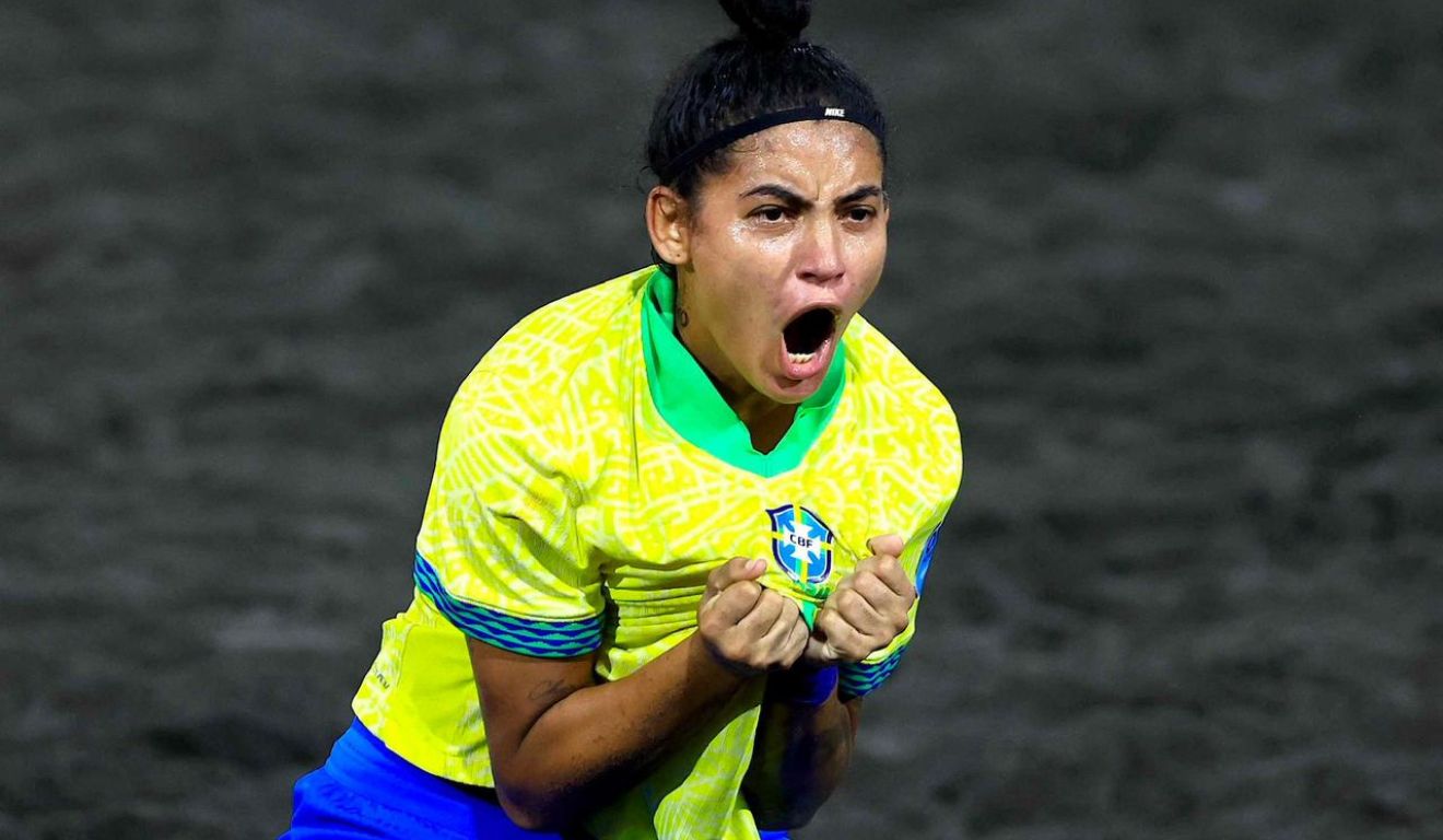Capixaba é a maior artilheira da seleção brasileira de beach soccer