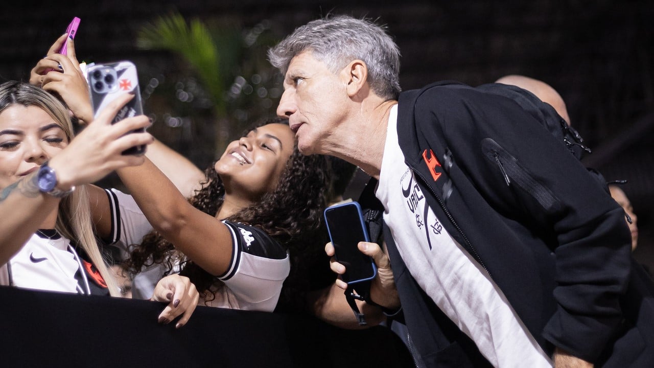Enquete | Renato Gaúcho deve continuar como técnico do Vasco?