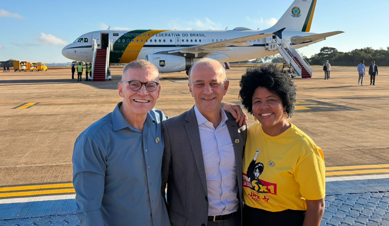 Lula embarca em Brasília para participar de evento cultural em Aracruz