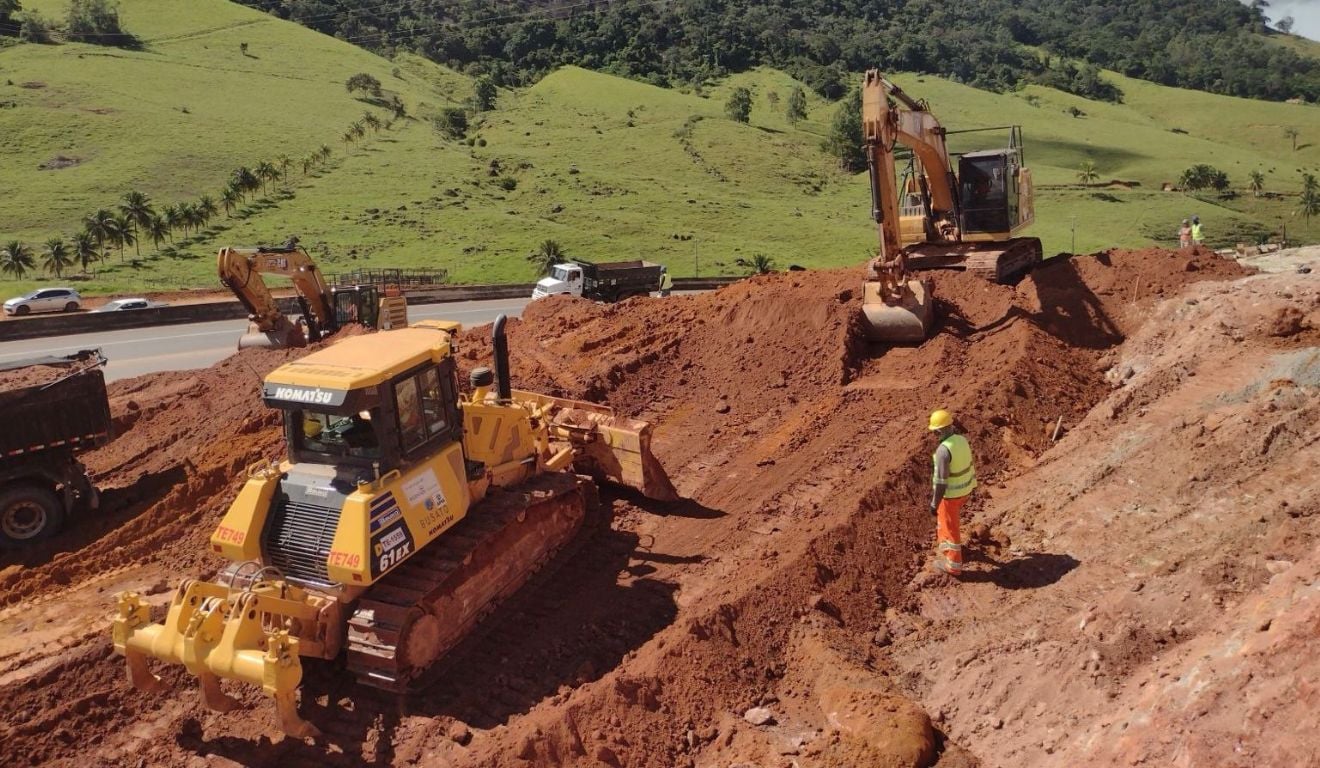 Trecho da BR-101 em Anchieta será interditado para desmonte de rochas nesta quarta