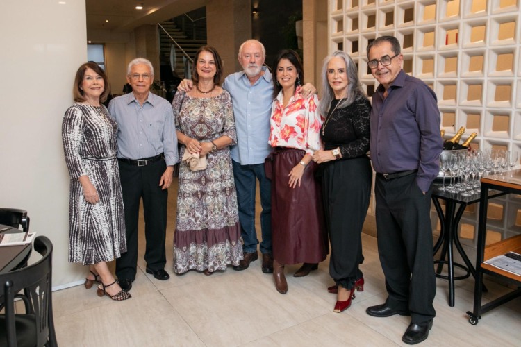 Paula e Lussemberg Machado, Vania e Julio Fortes, Natalia, Ada e Julio Amigo
