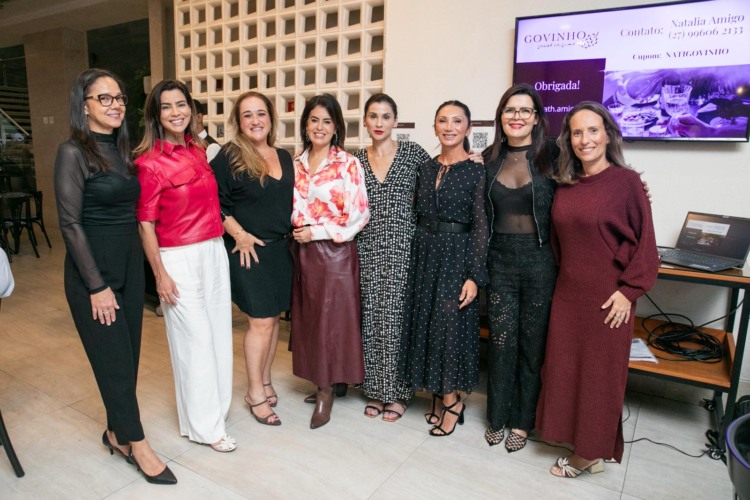 Luciana Lentes, Juliana Pralon, Tati Guzzo, Natália Amigo, Allana Pontes, Kris Junqueira, Cíntia Muñoz, Ana Carolina Monteiro
