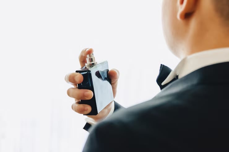 Perfumes amadeirados para o inverno: 10 fragrâncias elegantes para usar nos dias frios