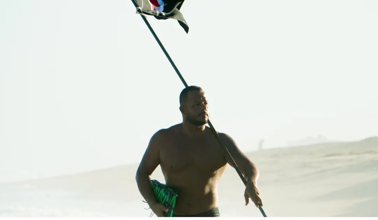 João Foca atuando como salva vidas