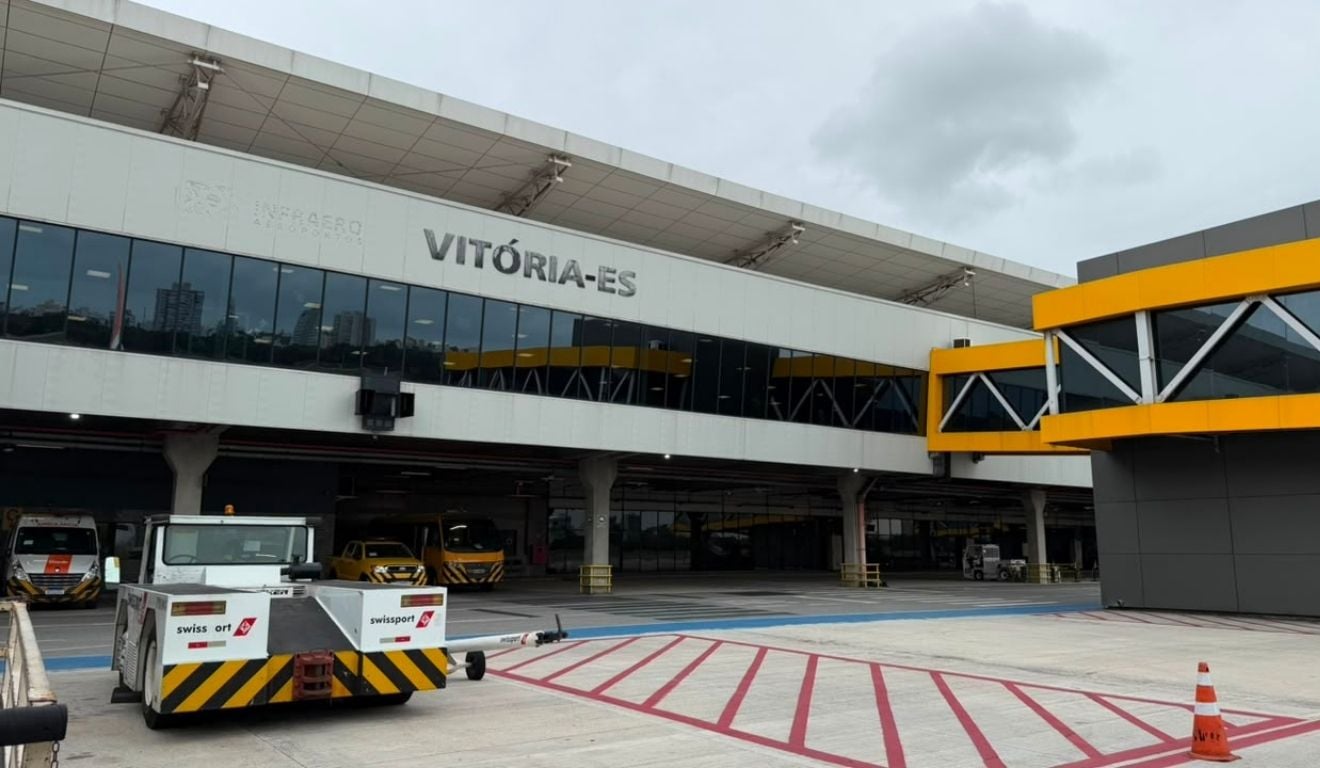 Voo saindo de Vitória é cancelado após caso de transfobia; entenda