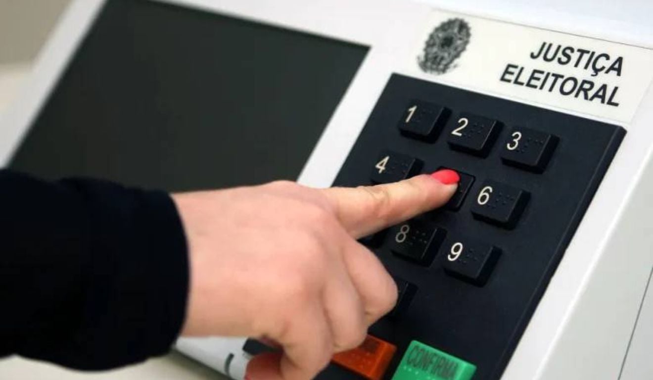 voto feminino urna eletrônica eleições