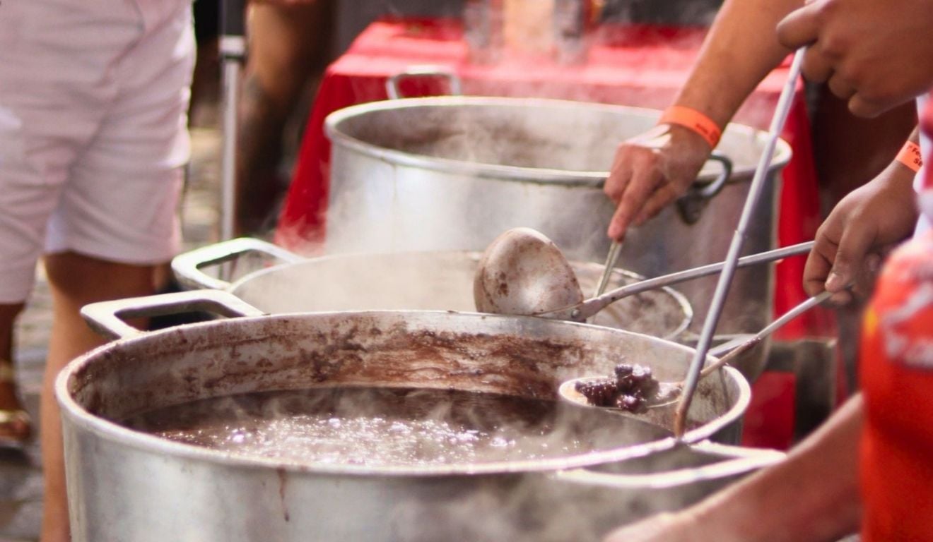 Feijoada da MUG tem buffet liberado por R$ 80 neste domingo - QTU Questões do Universo