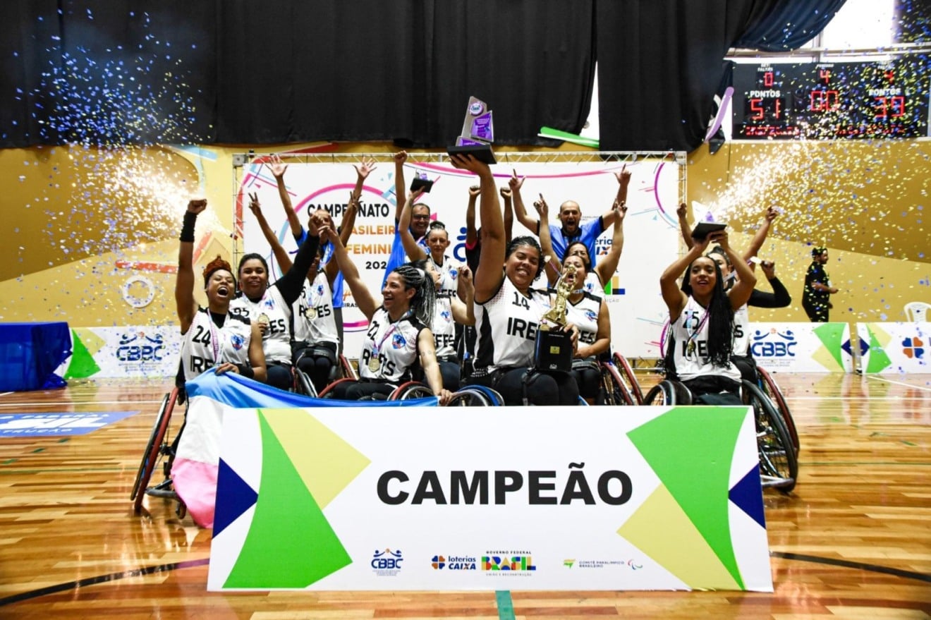 IREFES celebra o título brasileiro de basquete em cadeira de rodas de 2024, no CT Paralímpico, em São Paulo. Foto: Divulgação/CBBC
