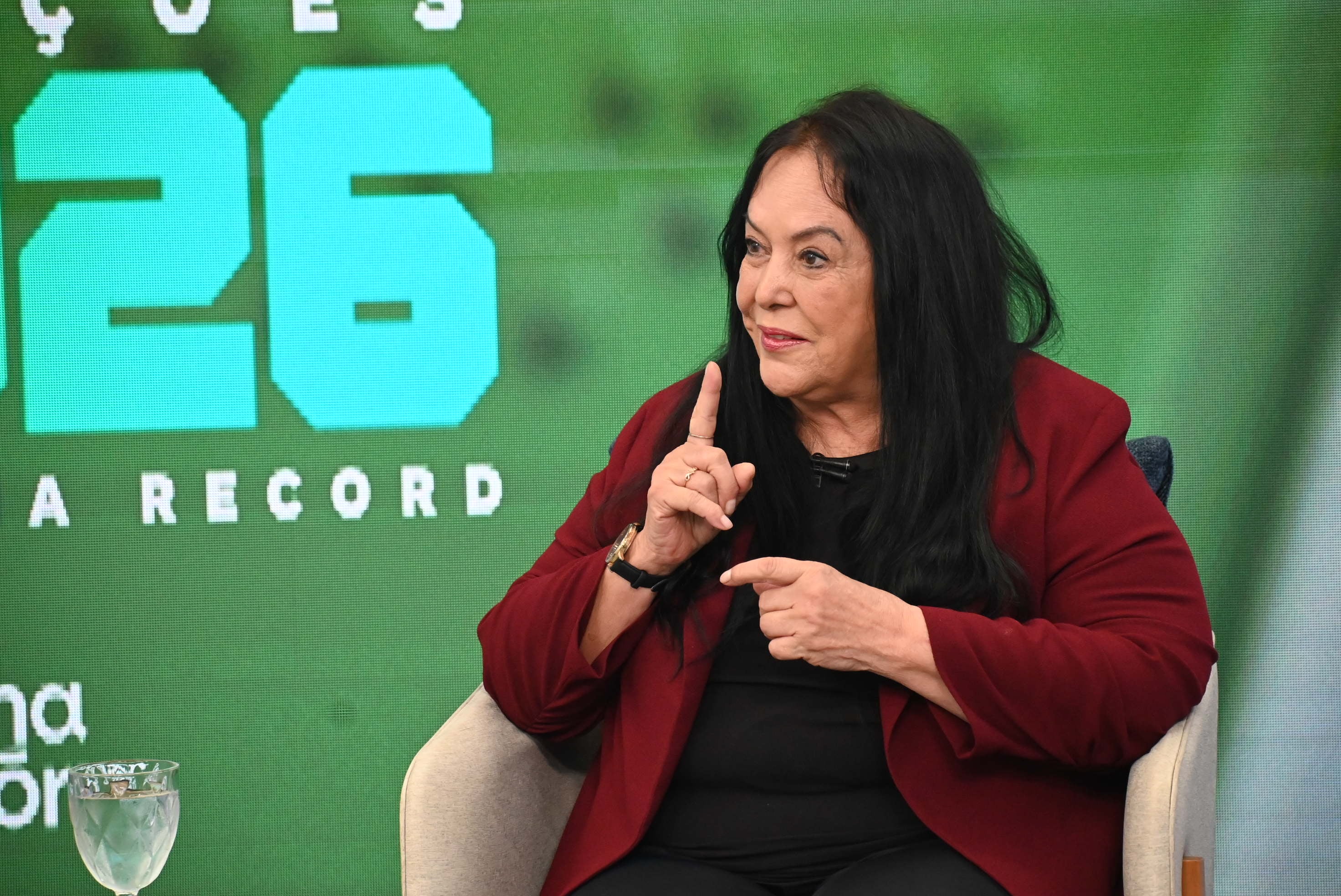 Candidata ao Senado Rose de Freitas em entrevista