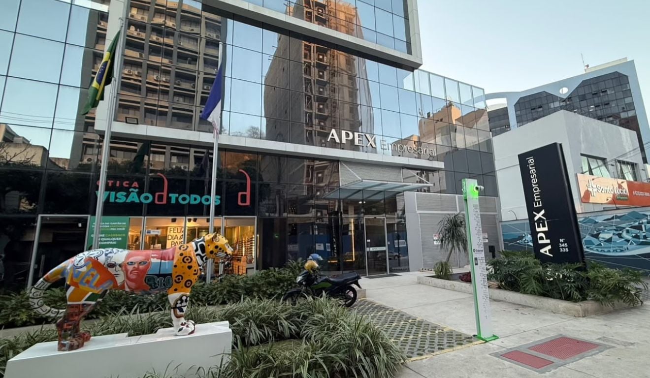 Justiça mantém bloqueio de R$ 5 milhões em bens de Cinelli após apontar transferências milionárias da Apex