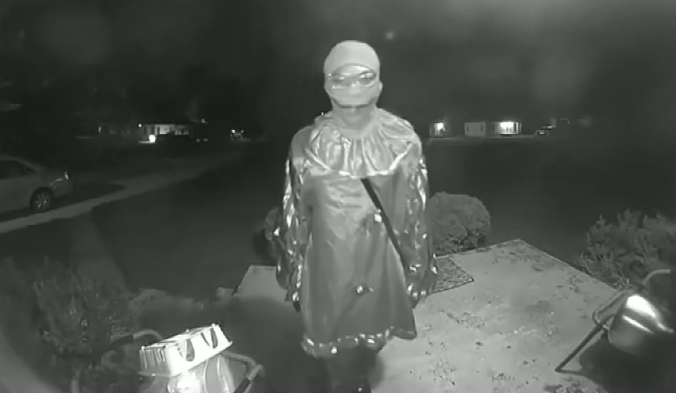 Figurino de arrepiar e aviso assustador adolescente vestido | Mundo | QTU - Notícias