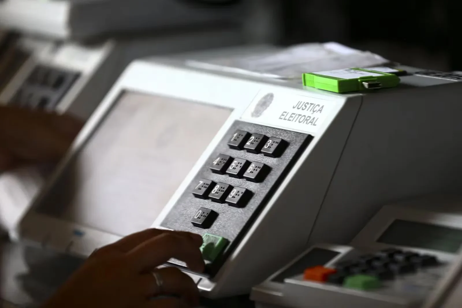 Deputado, senador ou governador: veja qual cargo está mais disputado nas eleições do ES - QTU Questões do Universo