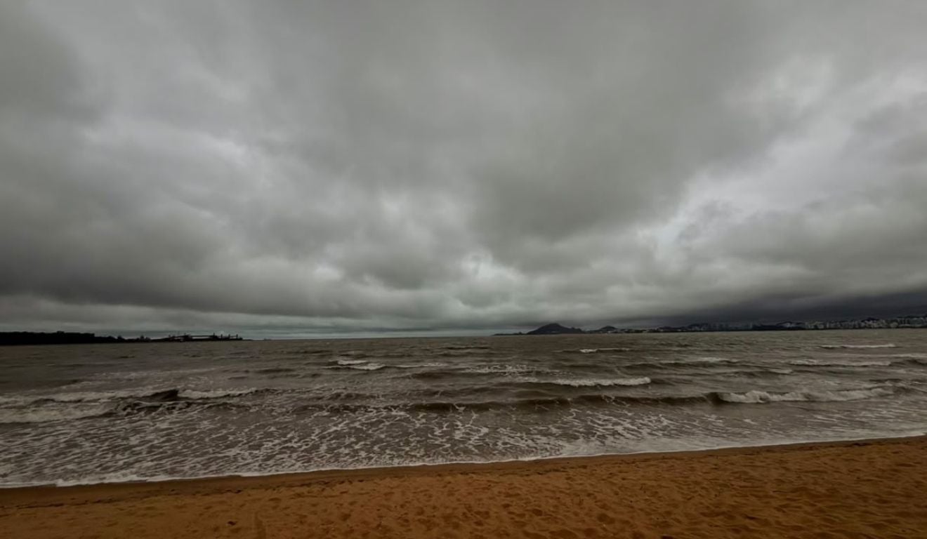 Céu fechado e chuva à vista: veja a previsão do tempo para o ES