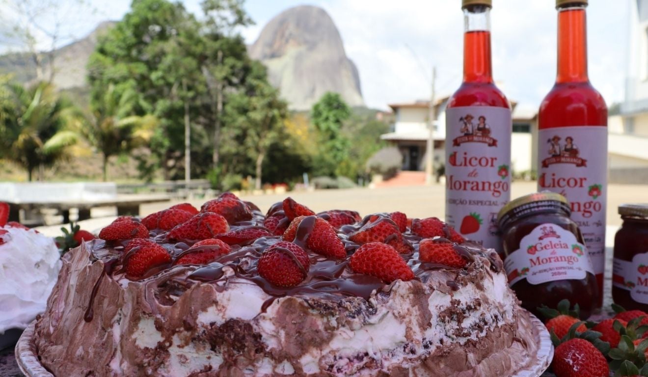 Ainda dá tempo: Festa do Morango termina neste domingo com torta gigante e shows