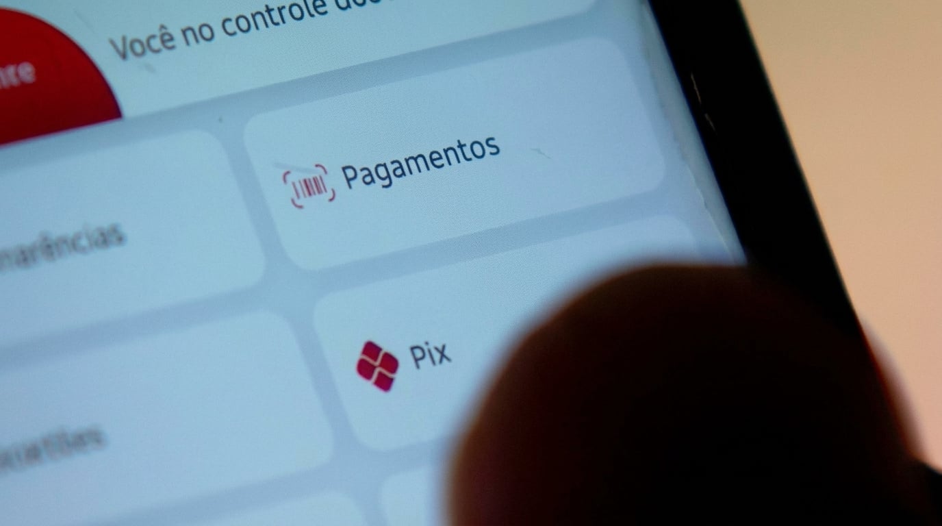 Mulher perde R$ 18 mil em suposto golpe ao alugar apartamento no ES