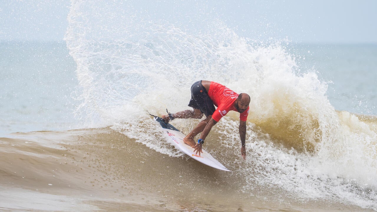 Etapa da WSL em Guarapari tem nova geração e destaque do surfe capixaba - QTU Questões do Universo