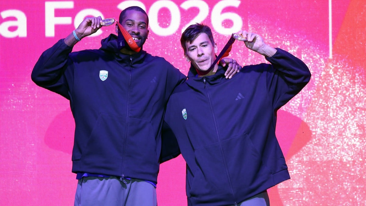 	2026.09.17 - Jogos Sul-Americanos Santa Fé 2026 - Vôlei de Praia - Masculino - Cerimônia de Premiação - Na foto Evandro e Arthur durante Cerimônia de Premiação - Local: Parque Independência em Rosario, Argentina. Foto: Gaspar Nóbrega /COB. IG: @gasparnobrega
