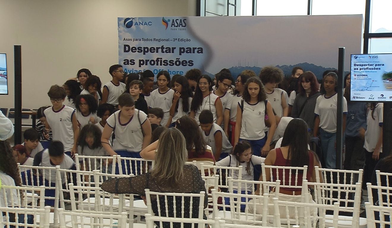 Entenda: Alunos da rede pública visitam Aeroporto de Vitória e aprendem sobre aviação