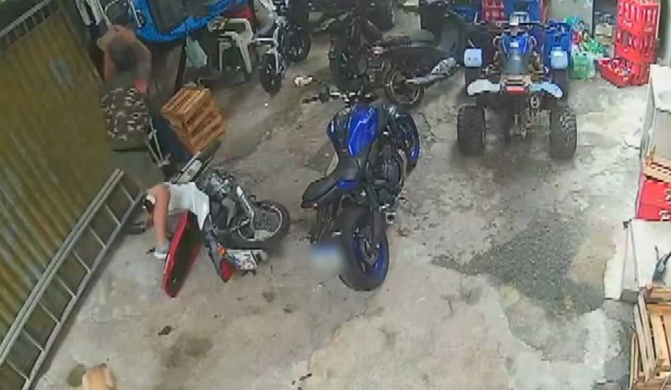 Homem não aceita separação e destrói moto da ex em Cariacica