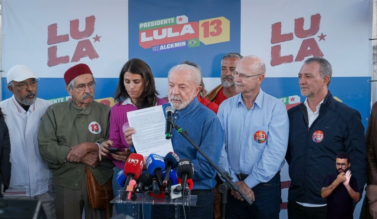 Lula anuncia ofício ao TSE abrindo sigilos dele e de 5 filhos