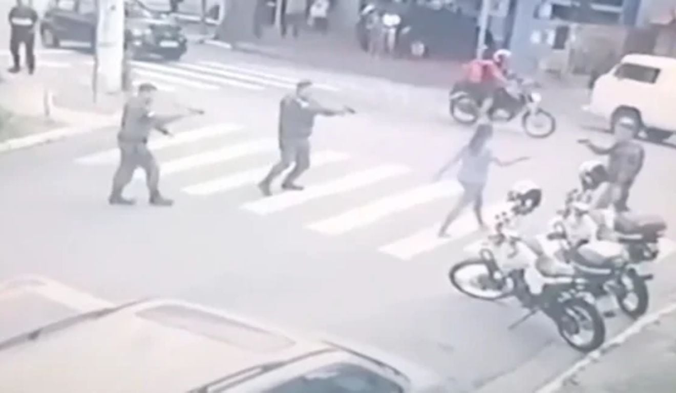 Policial é preso por atirar e matar mulher durante abordagem