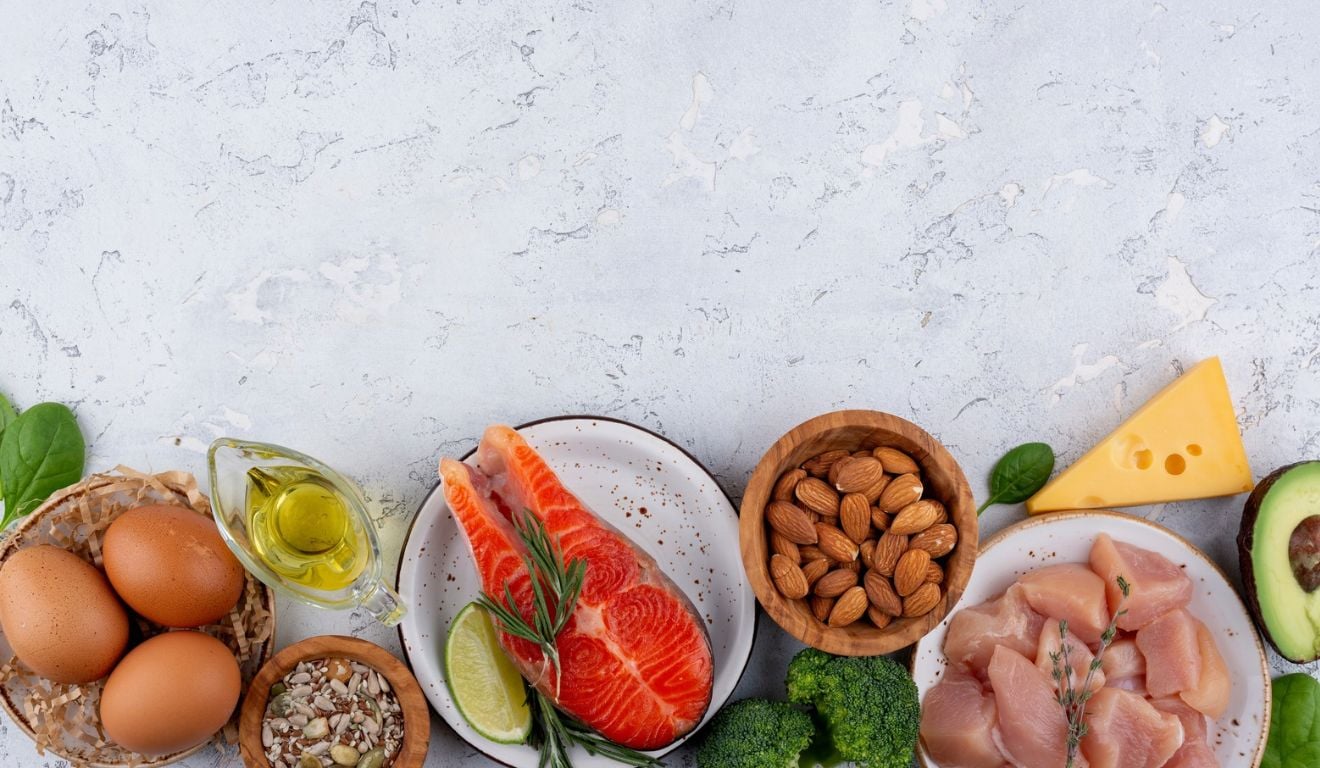 Preciso comer proteína em todas as refeições? Nutricionista explica