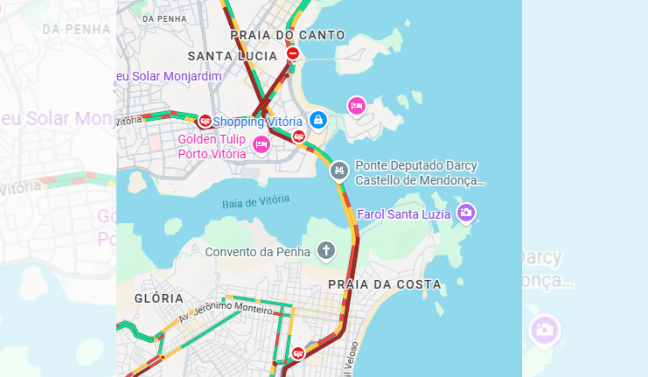 Carro em chamas na Terceira Ponte trava trânsito e provoca congestionamento em Vitória