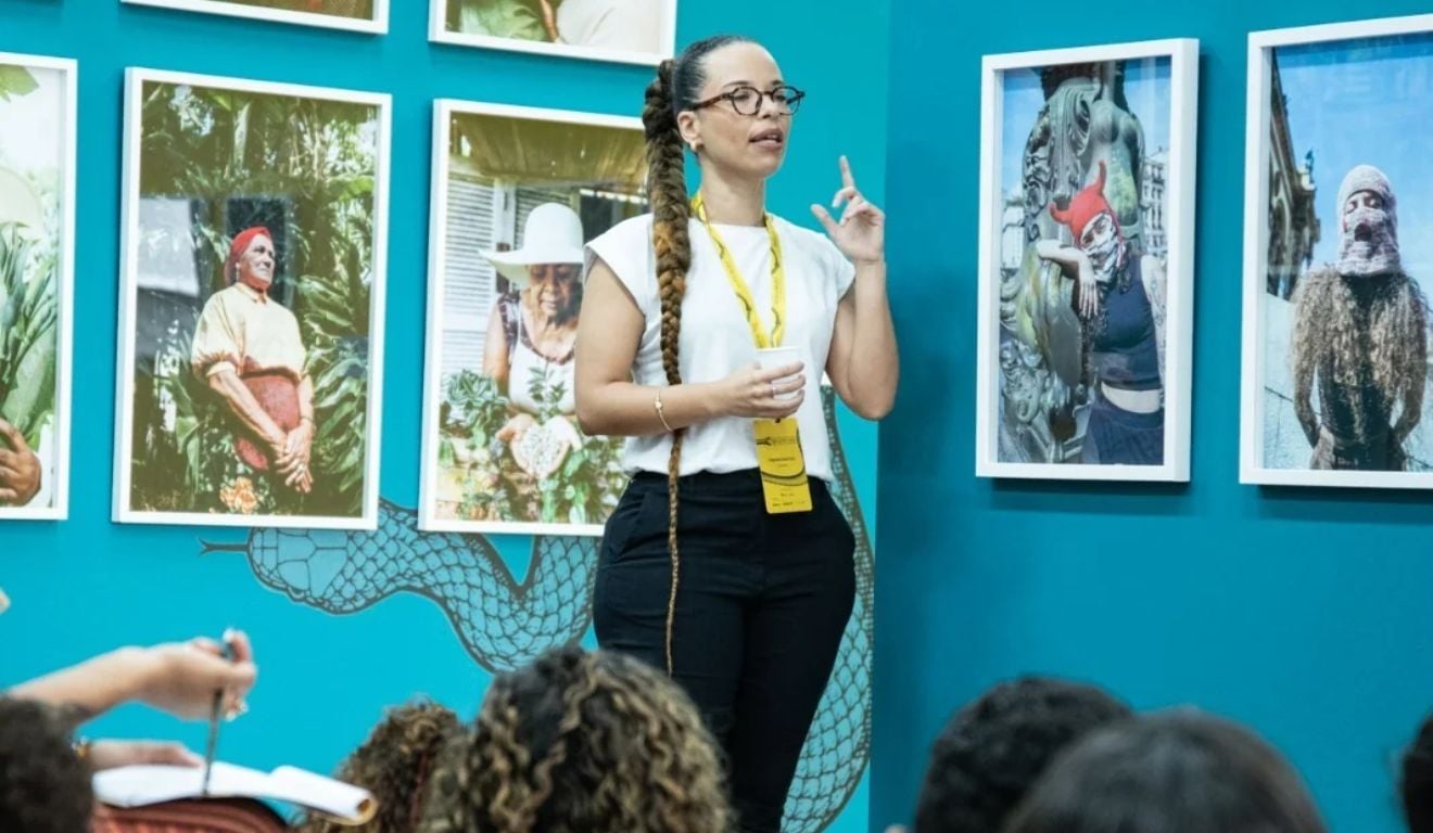 Região: Oficinas gratuitas em Vitória ensinam fotografia, literatura negra e criação de biojoias