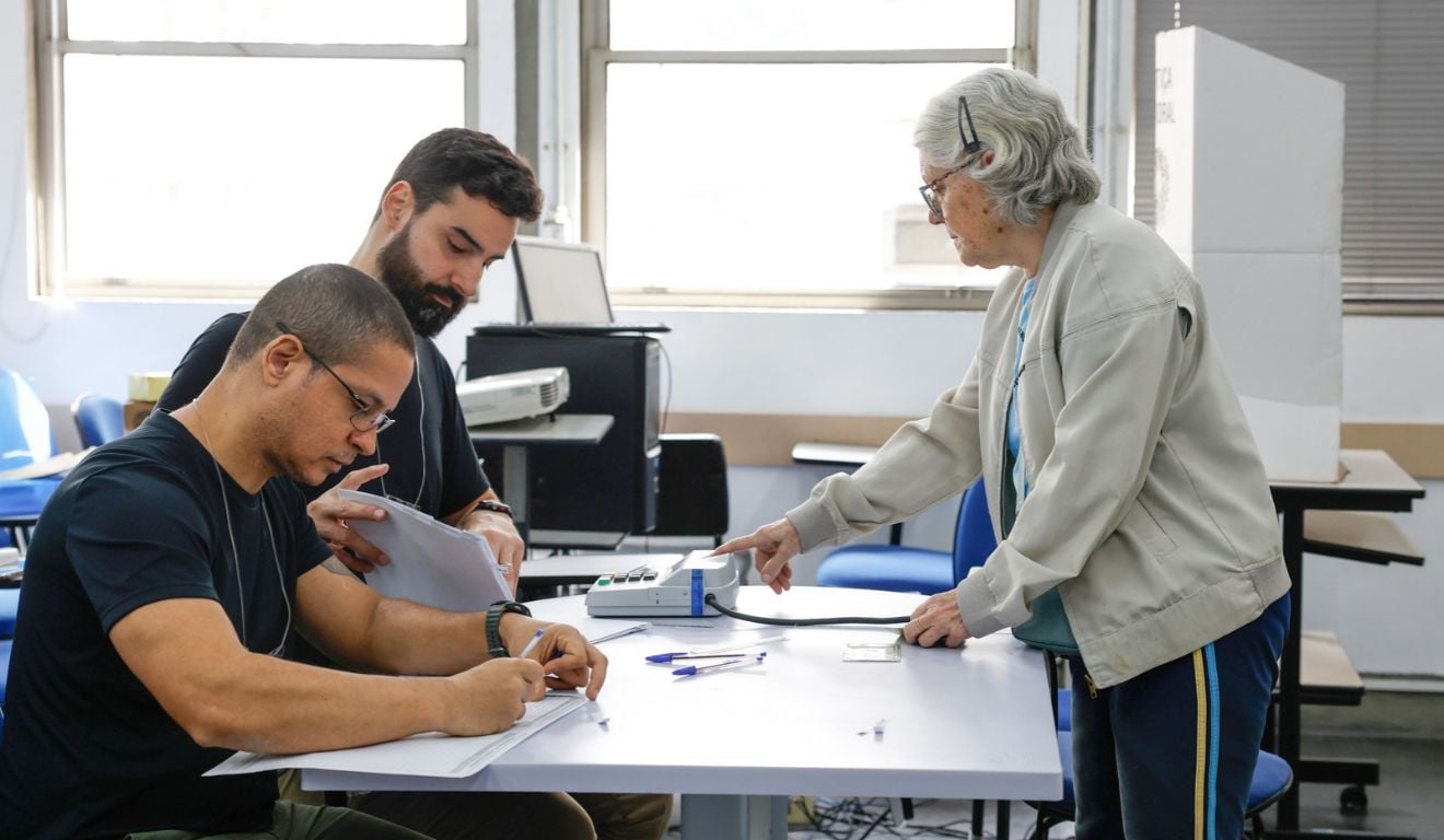 Senado apaga post liberando idosos de votar no 2º turno para prova de vida do INSS